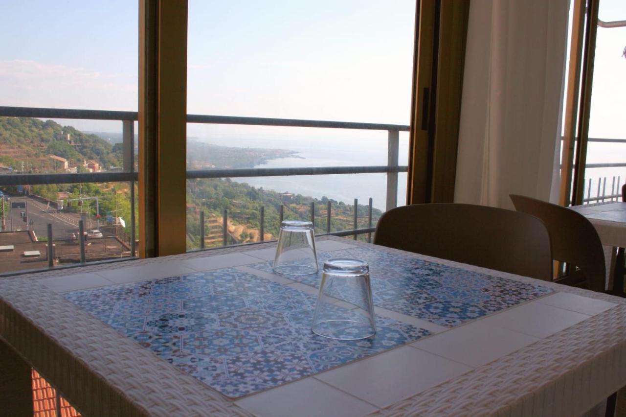 Апартаменты Il Balcone Di Galatea Ачиреале Экстерьер фото