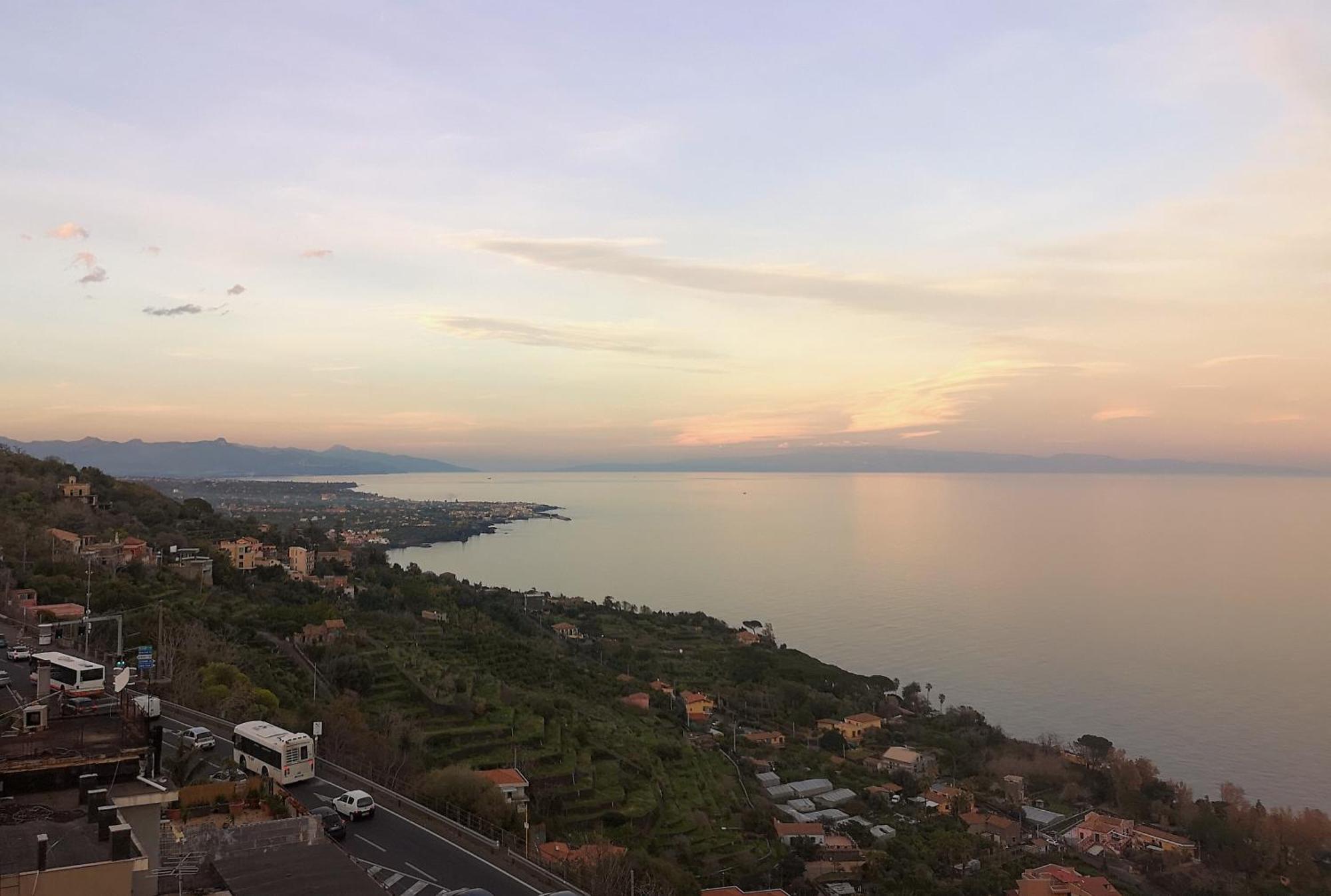 Апартаменты Il Balcone Di Galatea Ачиреале Экстерьер фото